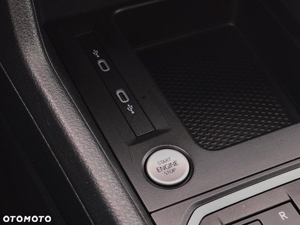 Ford Tourneo Connect Grand - 22