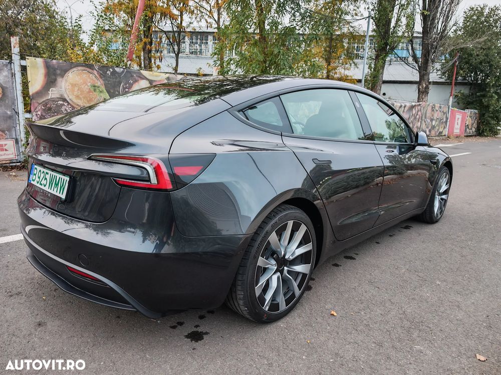 Tesla Model 3 - 5