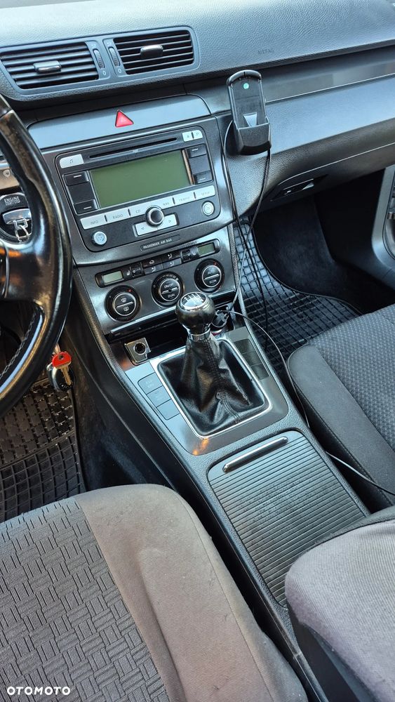 Volkswagen Passat 2.0 TDI Trendline - 12