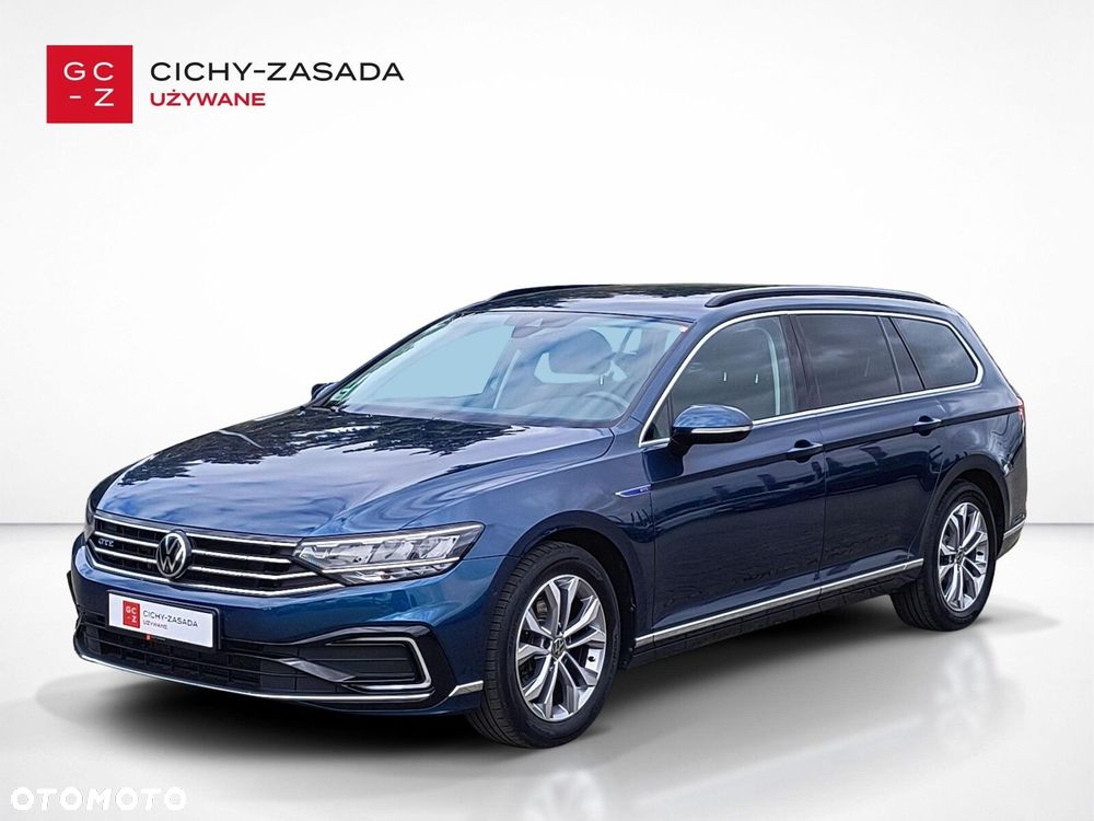 Volkswagen Passat - 1