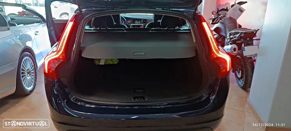 Volvo V60 1.6 D2 Drive Momentum Start/Stop - 9