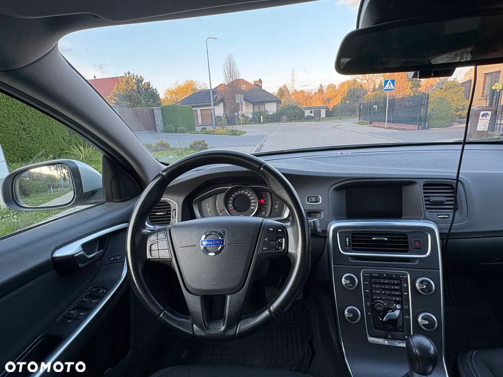 Volvo V60 T3 Kinetic - 12