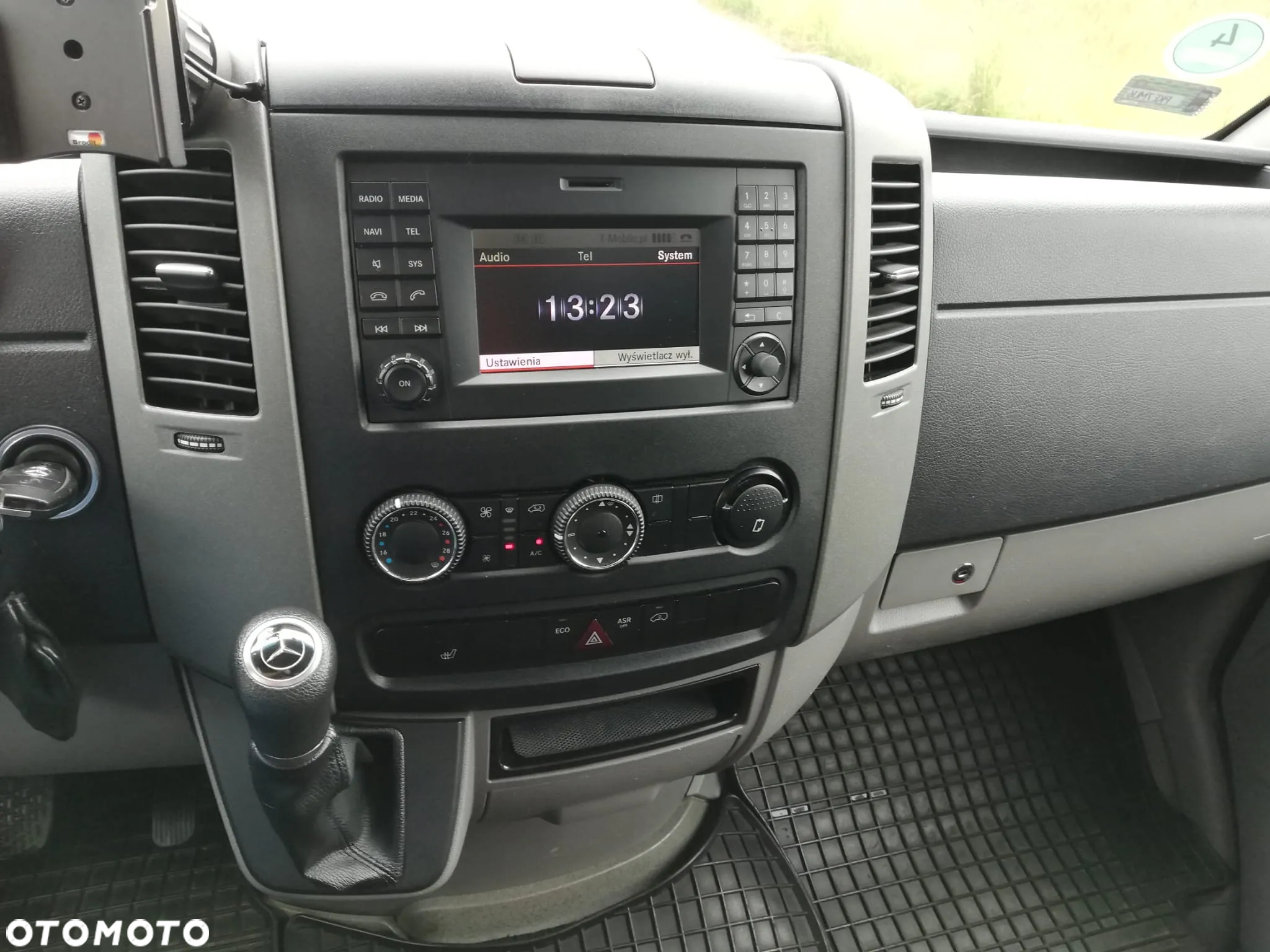 Mercedes-Benz Sprinter - 12