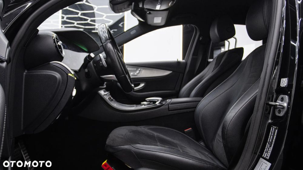 Mercedes-Benz Klasa E 220 d 4-Matic AMG - 18