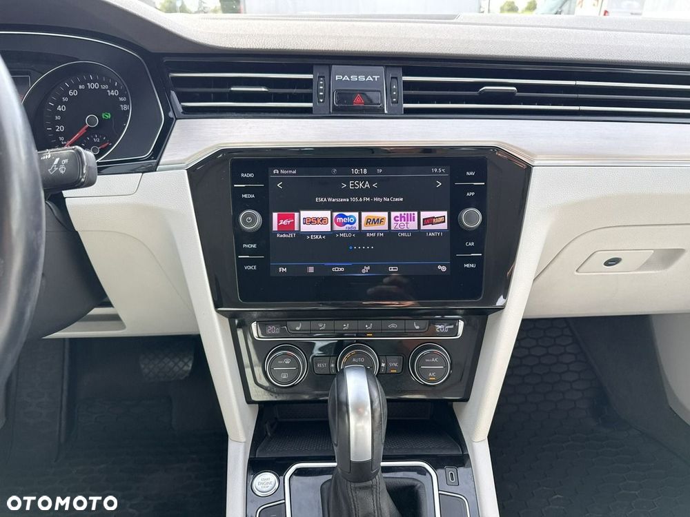 Volkswagen Passat 2.0 TSI Elegance DSG - 23