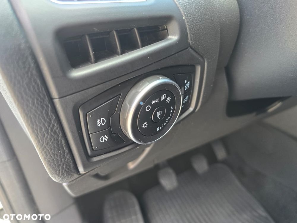 Ford Focus 1.0 EcoBoost Titanium - 28