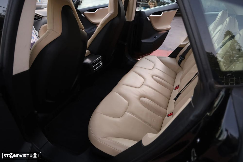 Tesla Model S 85D - 6