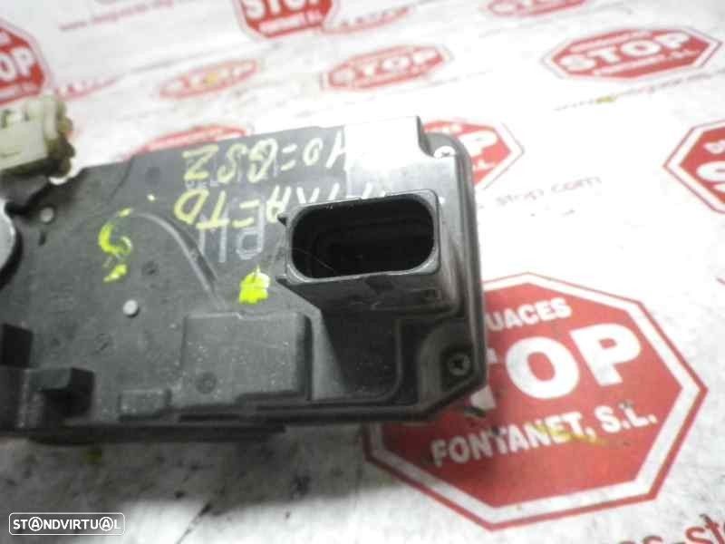 FECHADURA PORTA TRASEIRA DIREITA OPEL ZAFIRA B 2010 -13210739 - 2