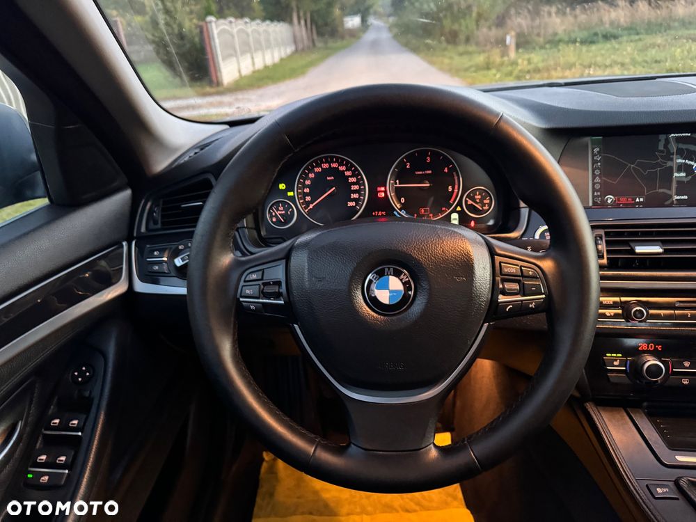 BMW Seria 5 520d Special Edition - 32