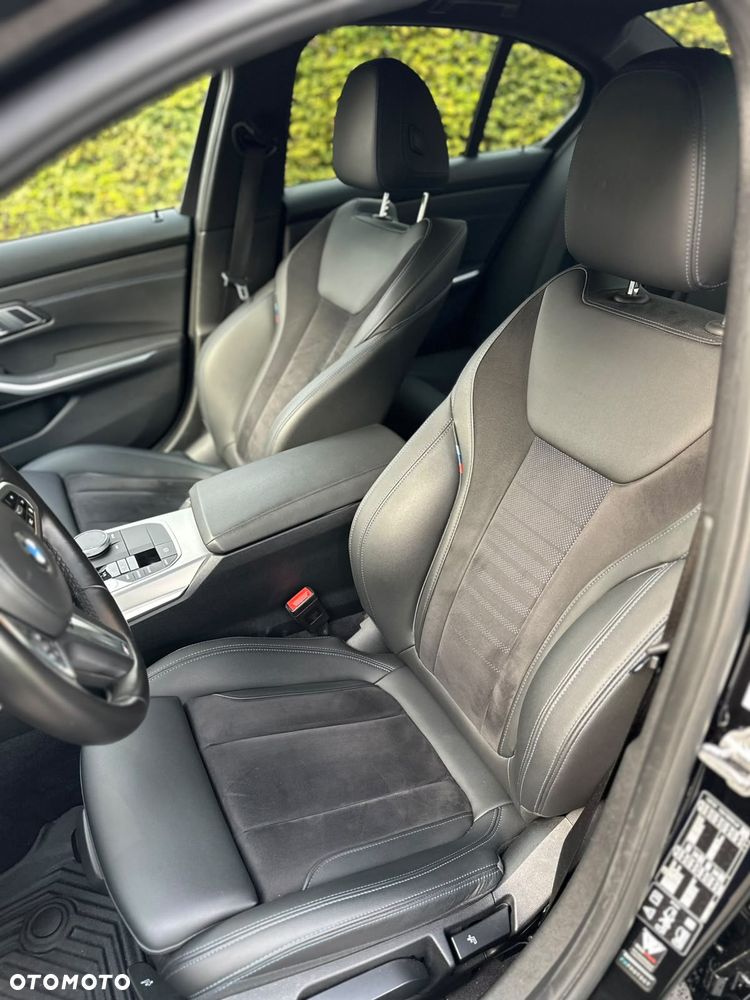 BMW Seria 3 320d xDrive mHEV M Sport - 16