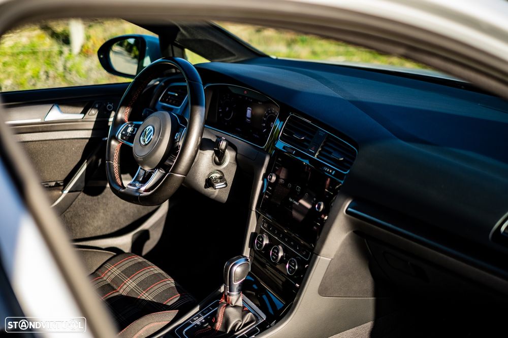 VW Golf GTI (BlueMotion ) DSG - 19