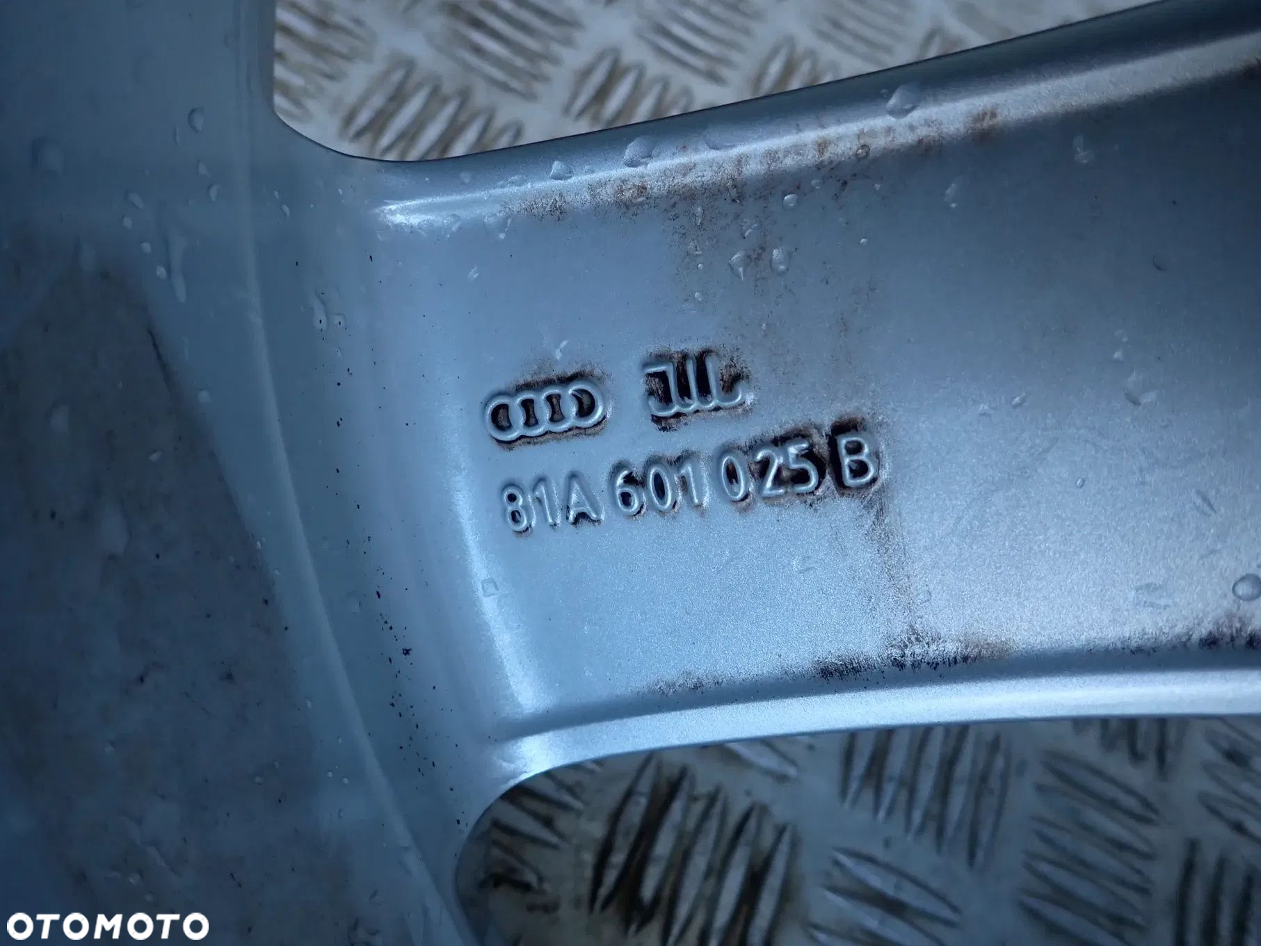 FELGI ALUMINIOWE AUDI 81A601025B 7X17 ET 45 5X112 DOSTEPNE 2 KOMPLETY - 16