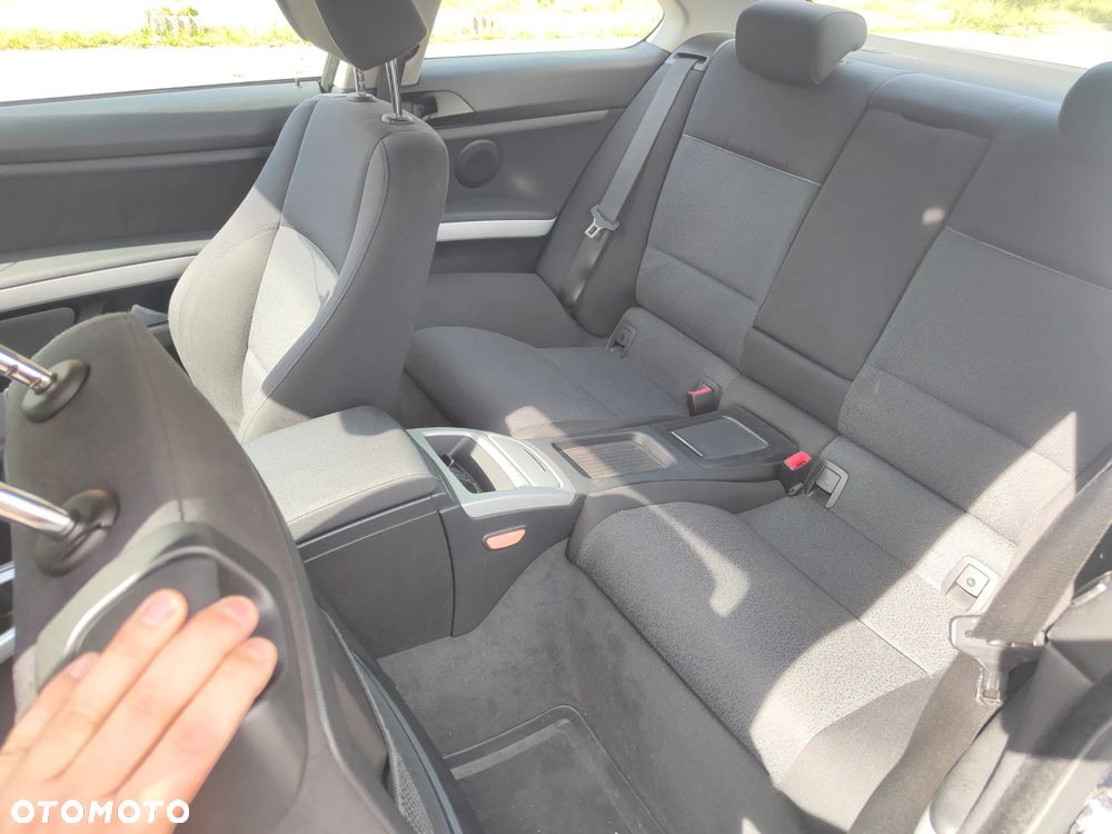 BMW Seria 3 325i - 21