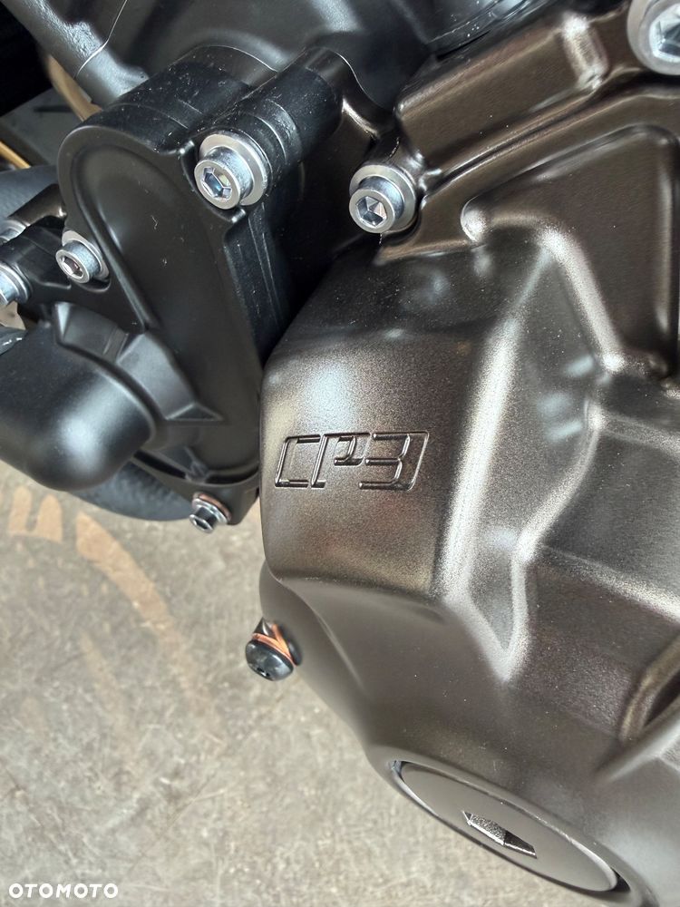 Yamaha XSR - 13