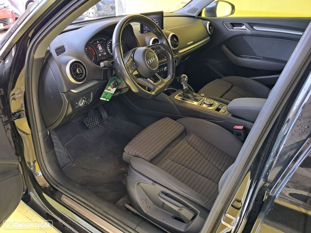 Audi A3 Sportback 1.6 TDI Advance S tronic - 13