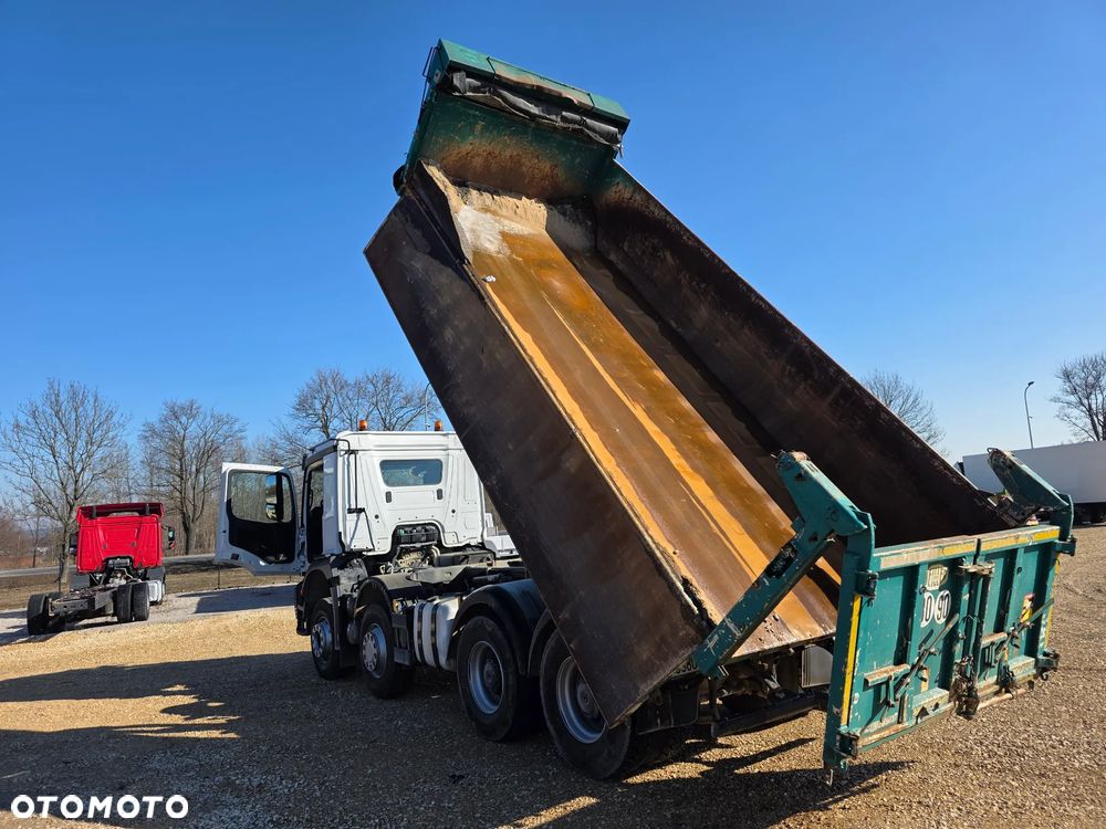 Mercedes-Benz Arocs 3243 - 5