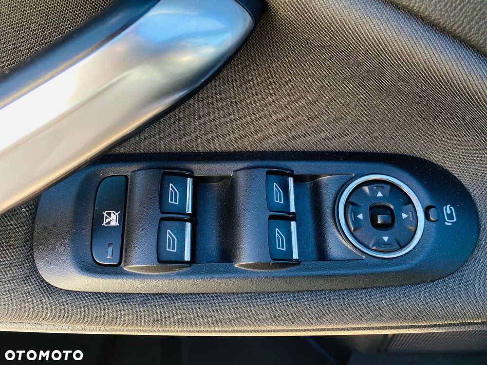 Ford Mondeo 2.0 TDCi Titanium - 24