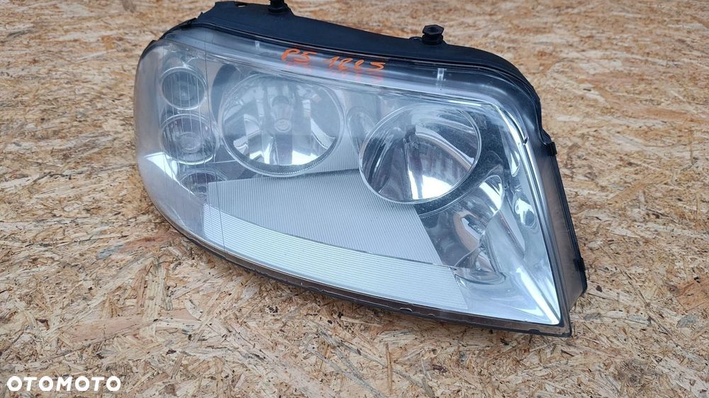 LAMPA PRAWA  PRZÓD REFLEKTOR CITROEN C5 X7 KOMBI