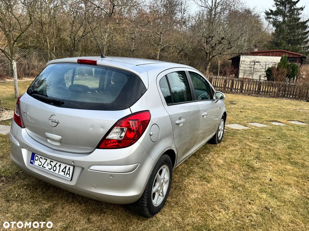 Opel Corsa 1.4 16V Cosmo - 6