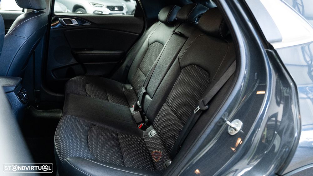 Kia XCeed 1.0 T-GDI Tech - 32