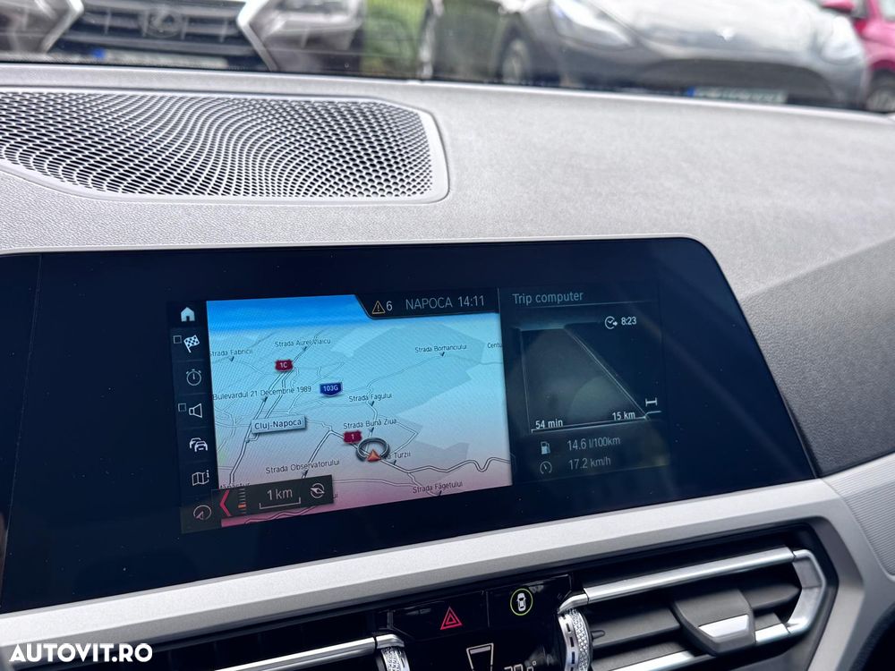BMW Seria 3 320i AT - 32