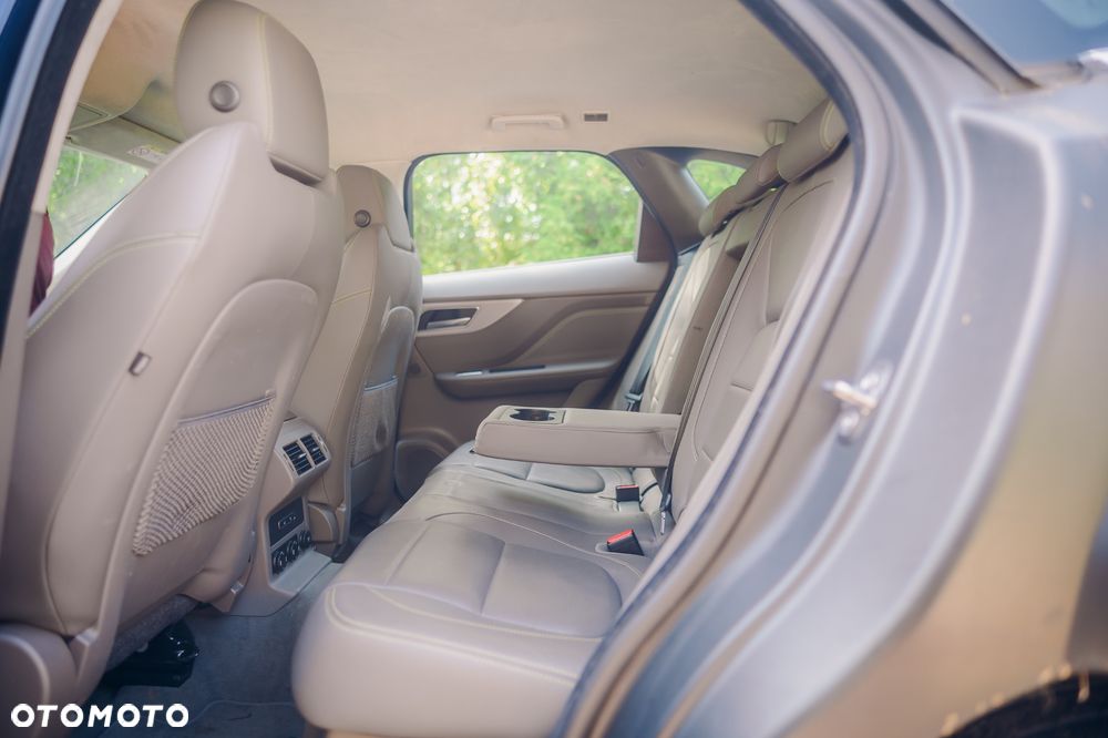 Jaguar F-Pace 2.0 i4D AWD R-Sport - 14