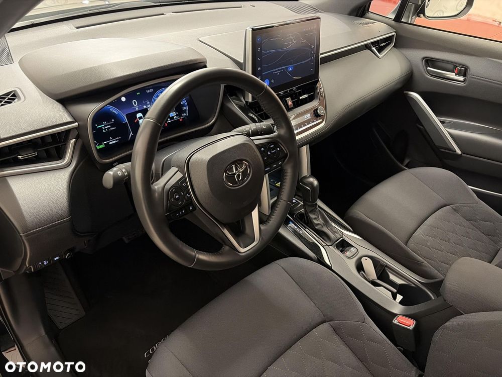 Toyota Corolla Cross - 10