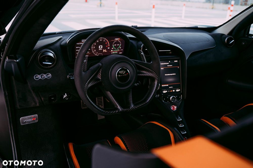 McLaren 720S Coupe - 25