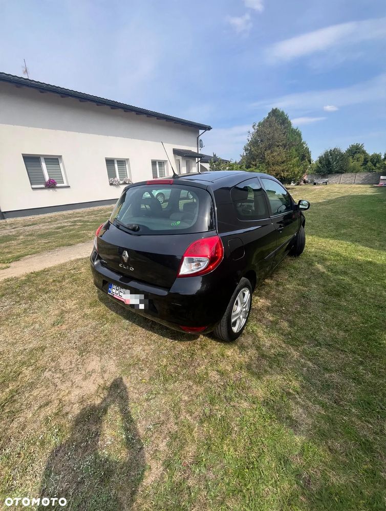 Renault Clio - 2