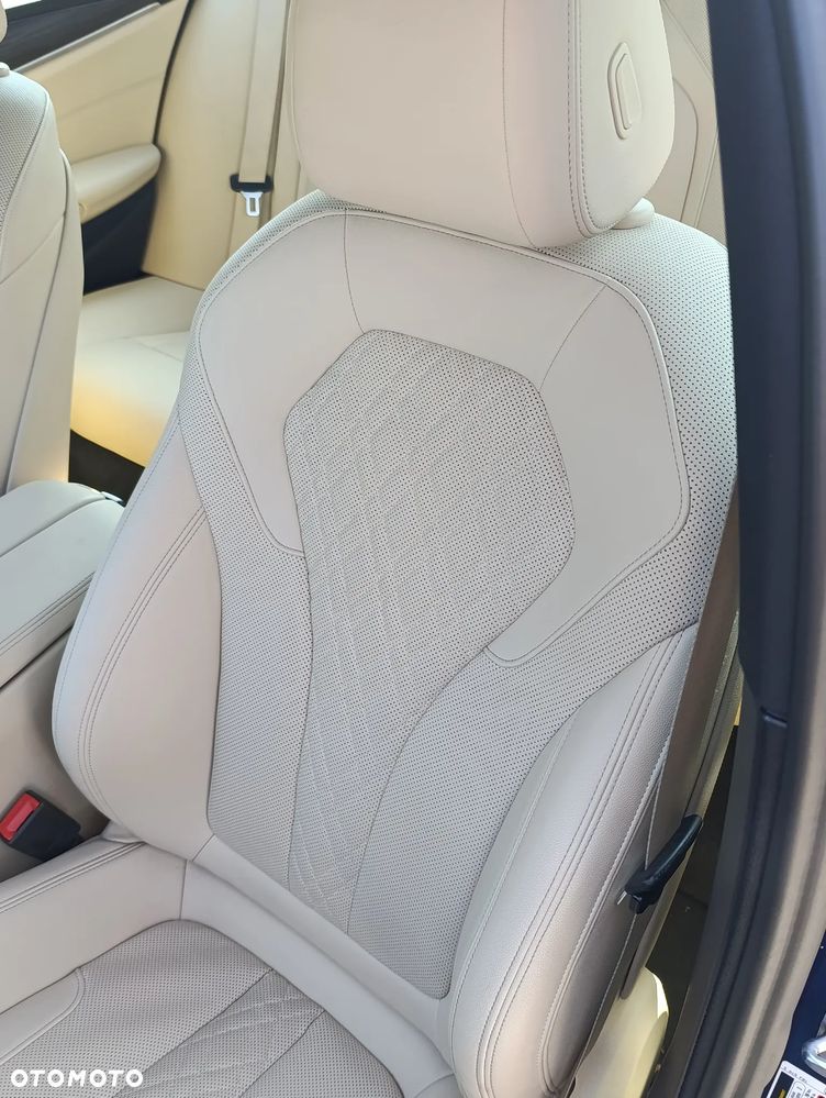BMW Seria 5 530e - 17