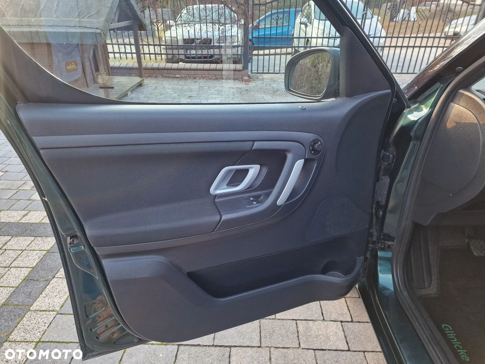 Skoda Roomster 1.4 16V Comfort - 27