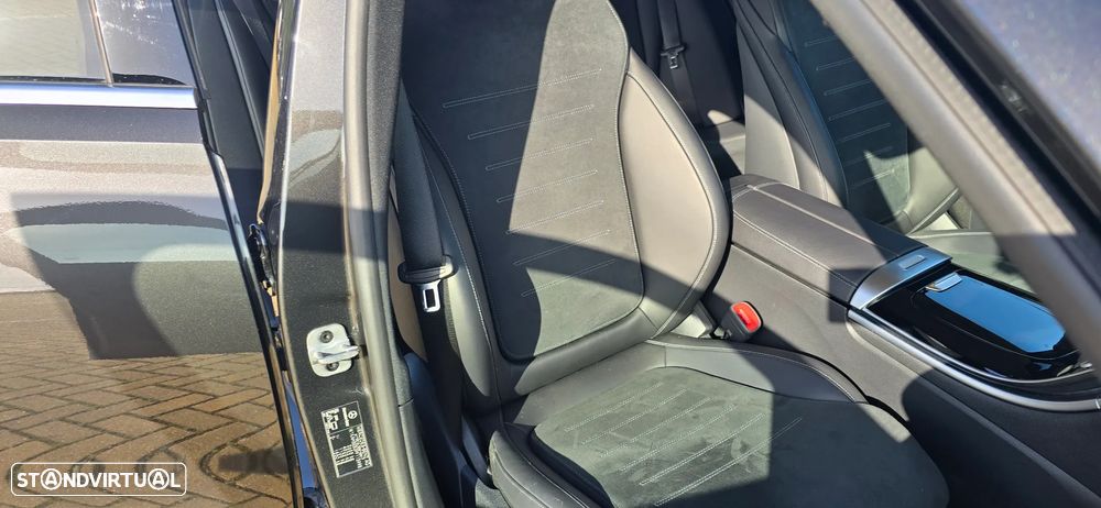 Mercedes-Benz C 300 e AMG Line - 36