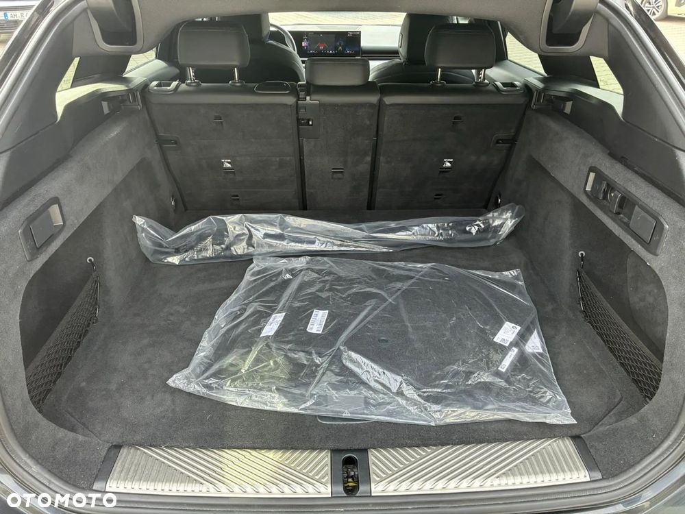 BMW Seria 5 530e PHEV M Sport - 8