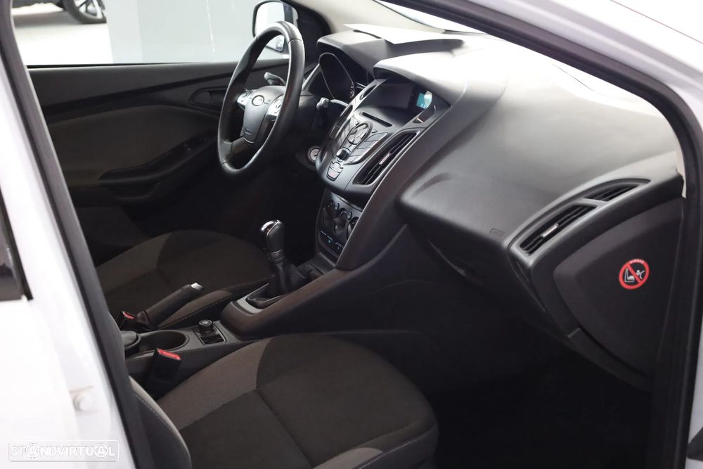Ford Focus 1.0 EcoBoost S&S Ambiente - 17