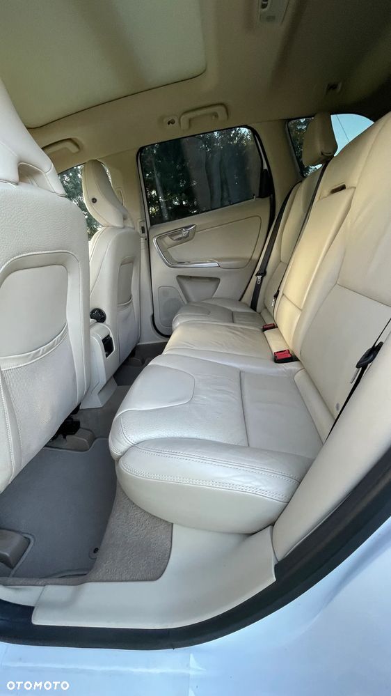 Volvo XC 60 3.2 AWD Momentum - 9