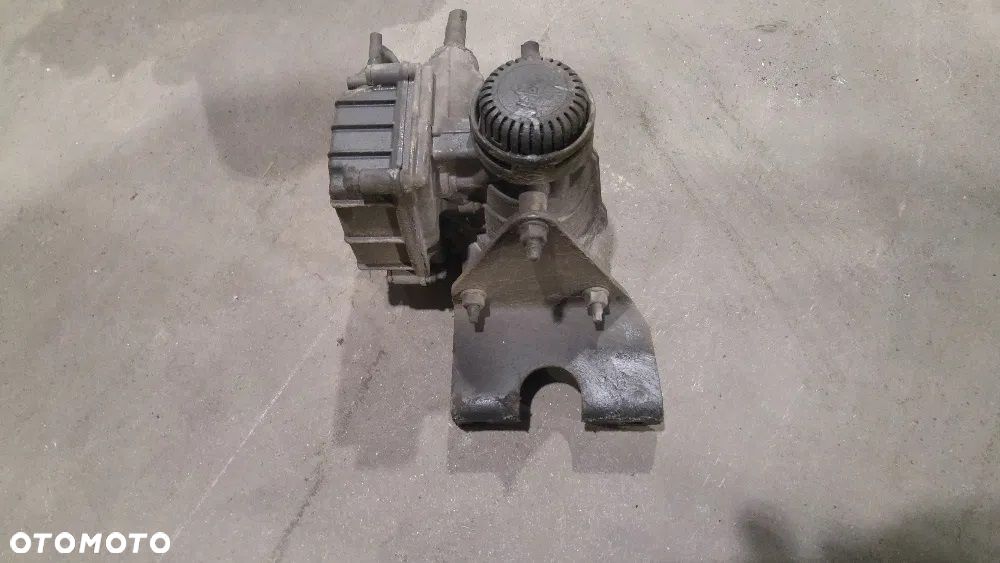 Zawór Europa Mercedes Atego II 2017r Euro 6 - 3