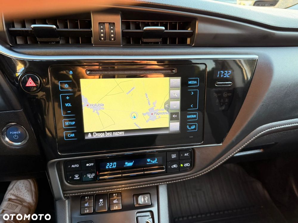 Toyota Auris Hybrid 135 Prestige - 21