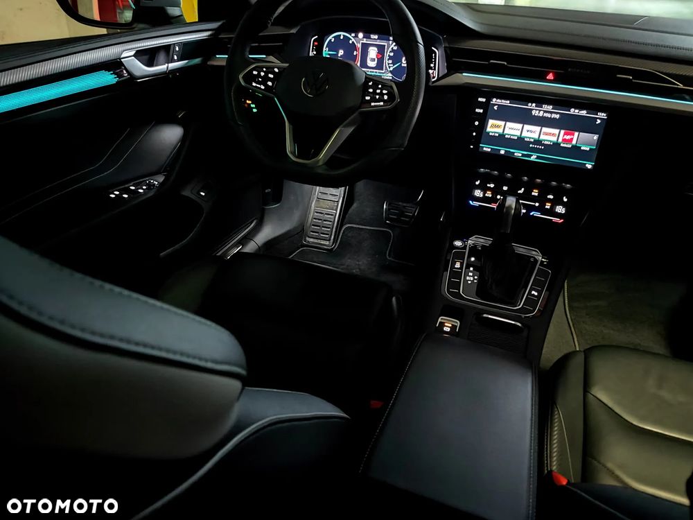 Volkswagen Arteon 2.0 TDI SCR DSG R-Line - 26