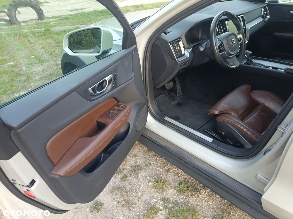Volvo V60 Cross Country D4 AWD Geartronic - 21