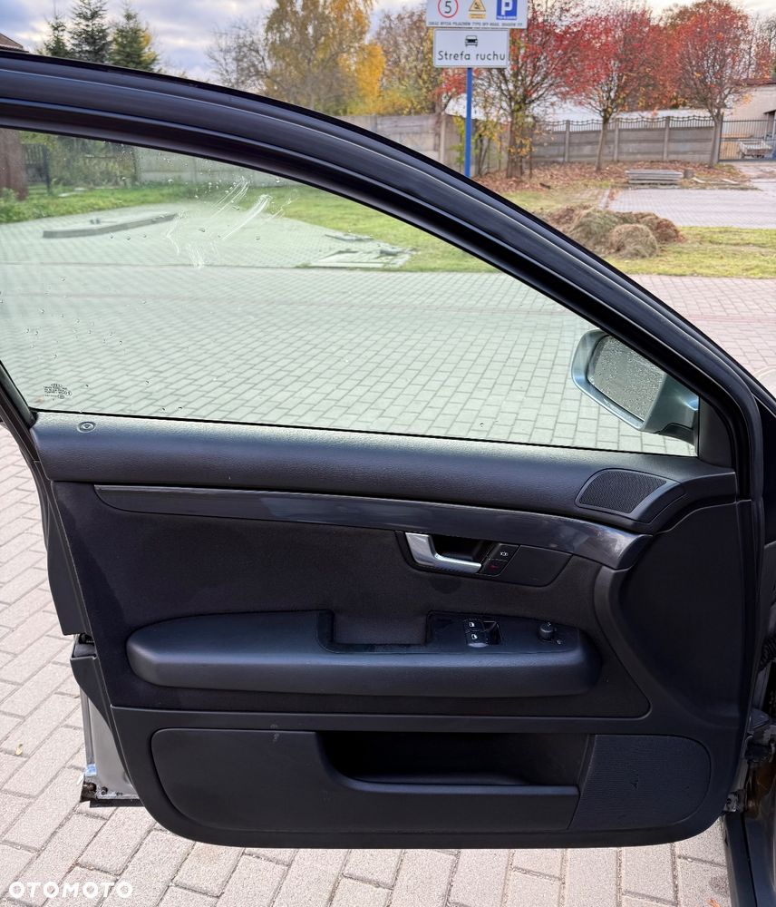 Audi A4 Limousine - 10