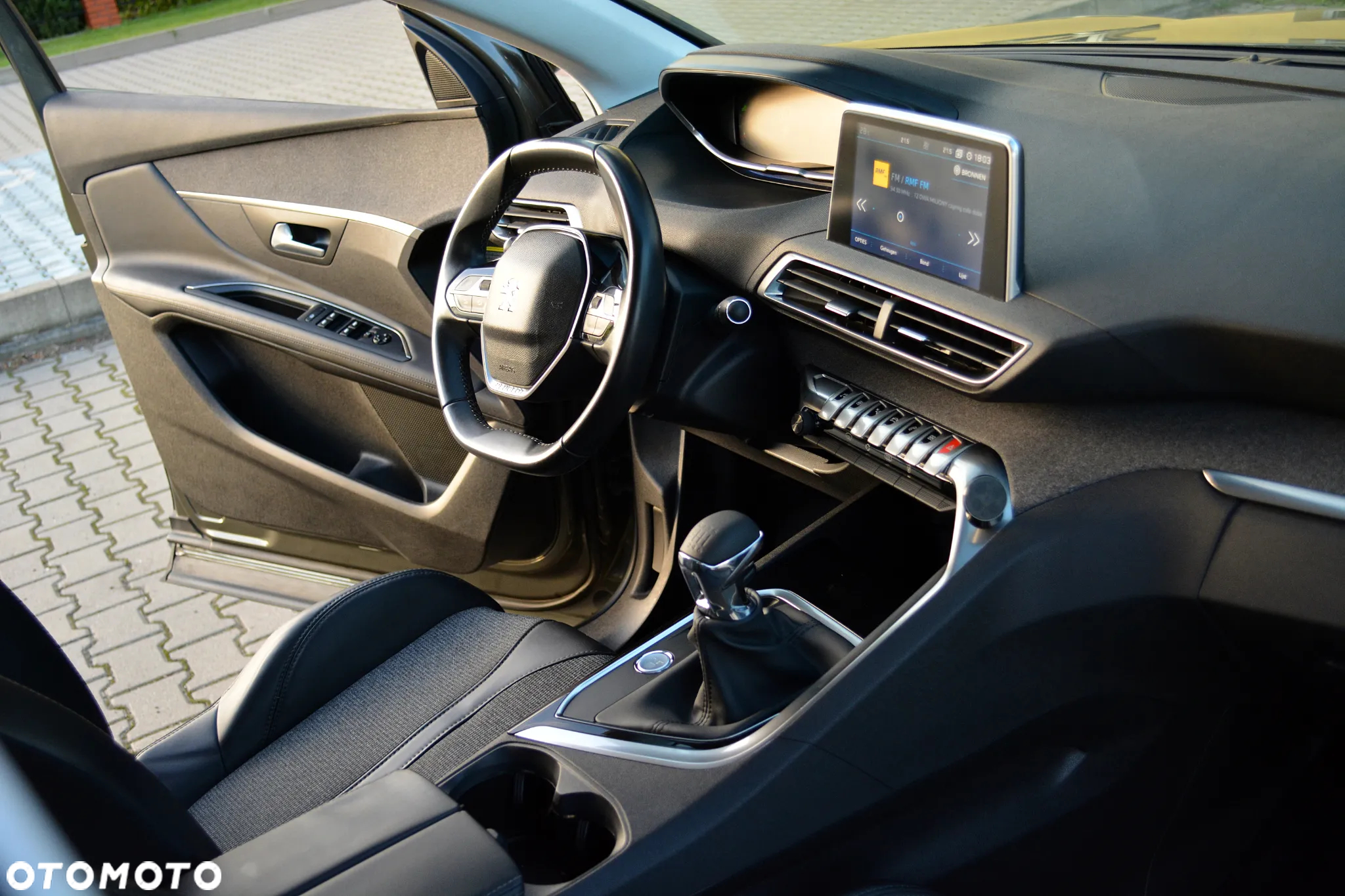 Peugeot 3008 1.2 PureTech Allure - 27