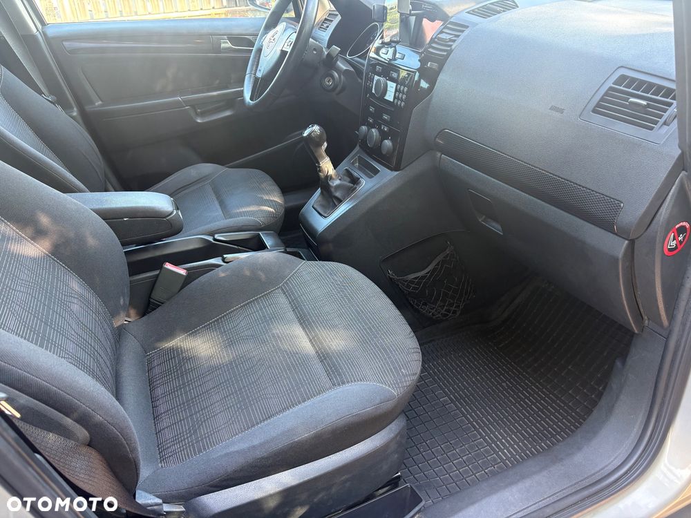 Opel Zafira 1.8 Cosmo - 8