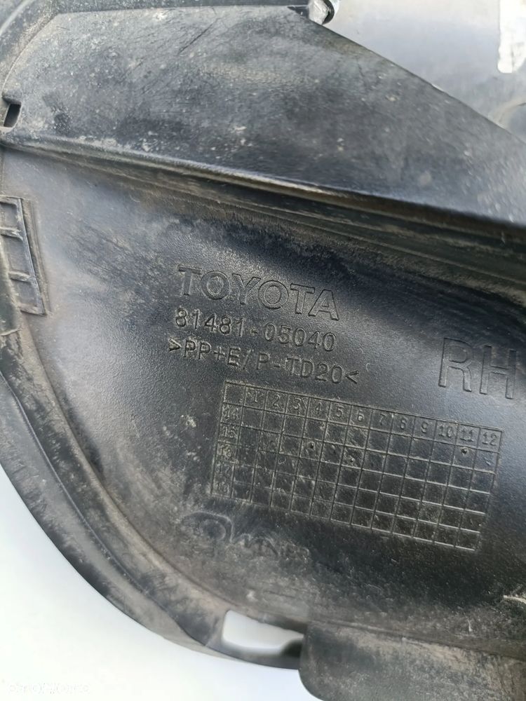 TOYOTA AVENSIS T27 LIFT T29 15-18 2015 r. halogen z kratką prawy przód PP 81481-05040 * - 4