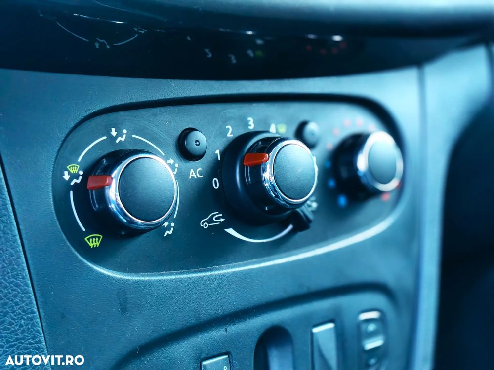 Dacia Logan TCe 90 Laureate - 23