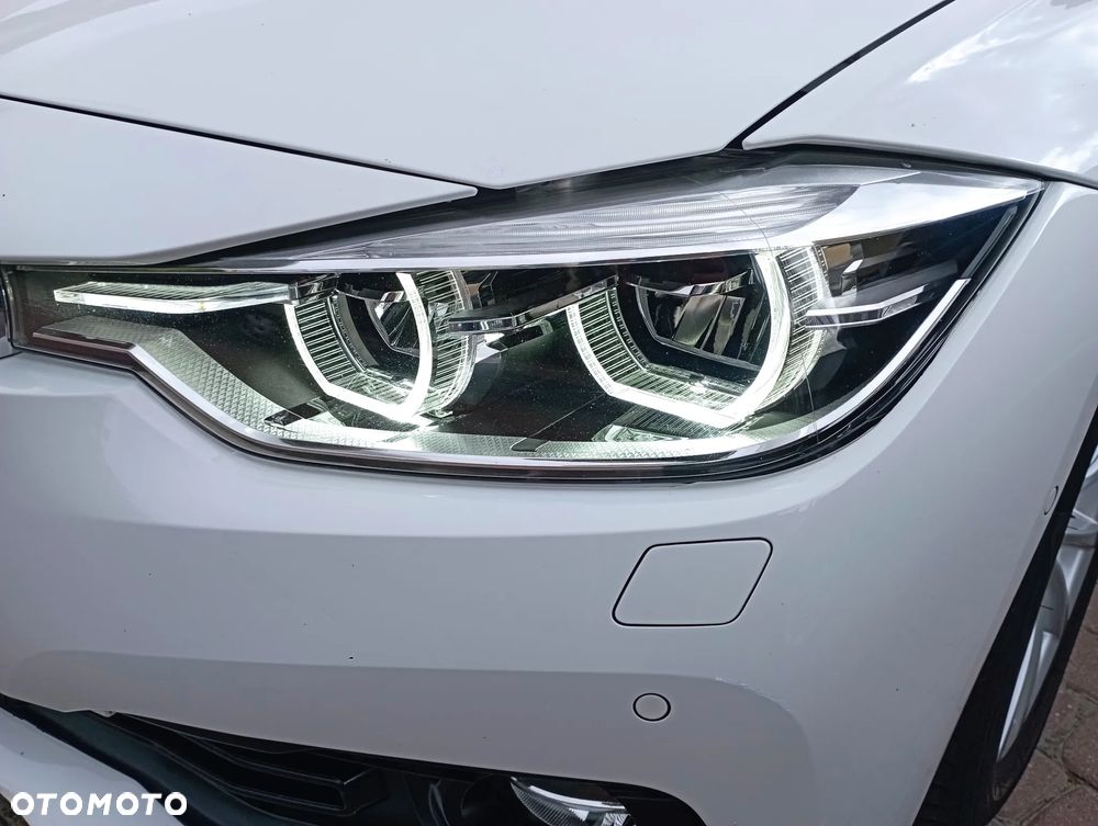 BMW Seria 3 318i - 29