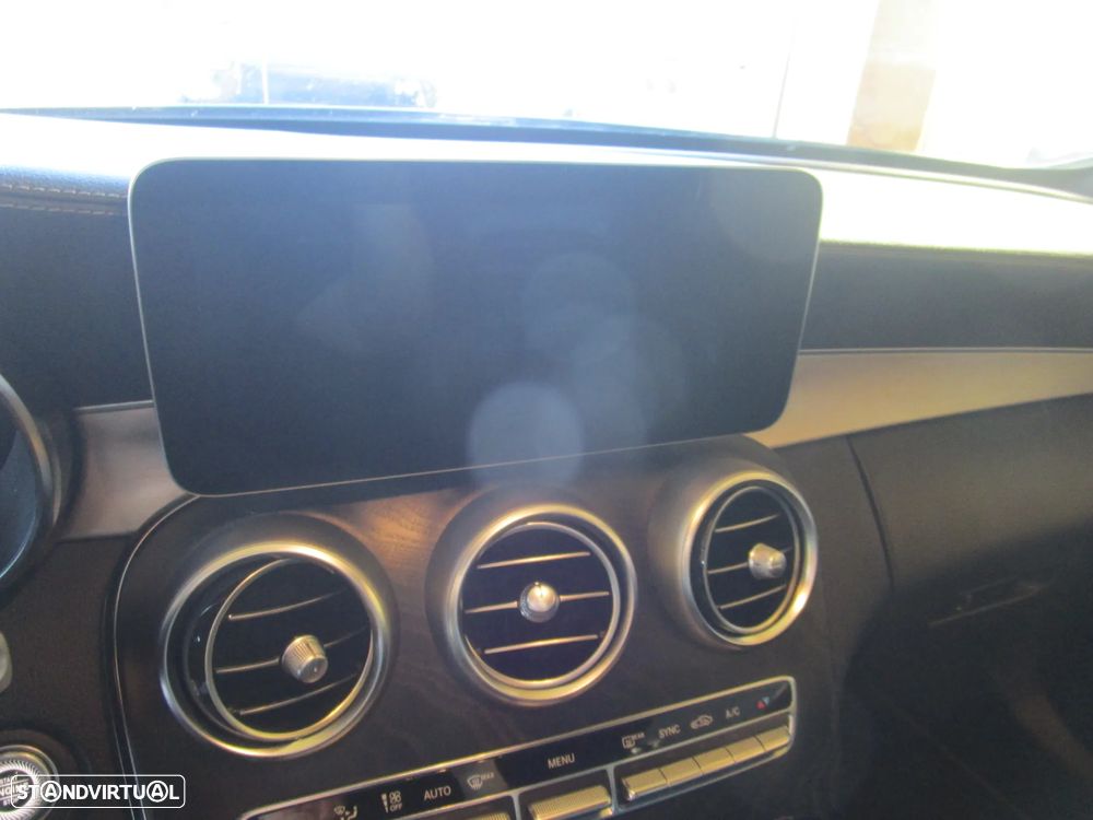 Mercedes-Benz C 220 d Cabrio 9G-Tronic AMG Line Plus - 24