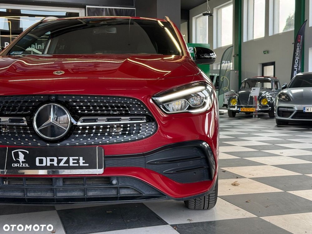 Mercedes-Benz GLA - 36