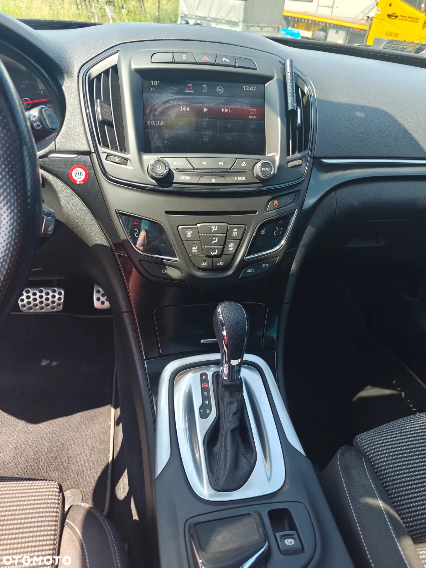 Opel Insignia - 8