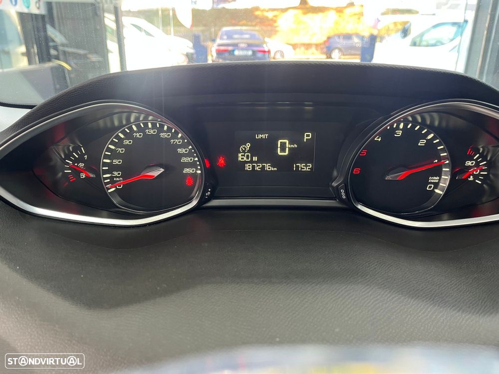 Peugeot 308 SW 1.5 BlueHDi Allure EAT8 - 12