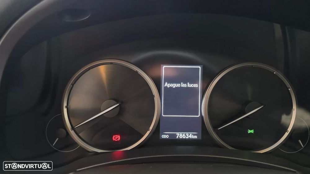 Lexus NX 300h Executive - 47